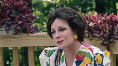 الشاعرة الكويتية سعاد الصباح تنعي السيدة جيهان السادات