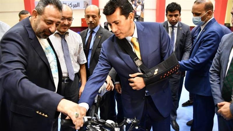 صبحى اثناء التسليم