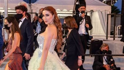 بالصور.. نسرين طافش بكامل أناقتها على السجادة الحمراء في مهرجان كان