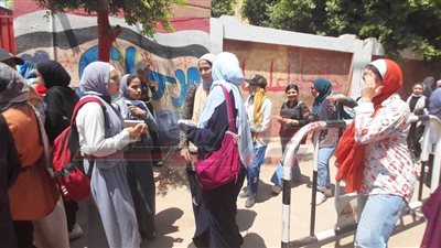 تباين ردود أفعال طلاب الثانوية العامة بالقليوبية حول صعوبة امتحان 