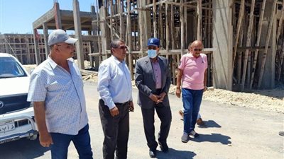 محافظ شمال سيناء يتفقد عددا من المشروعات بالعريش  