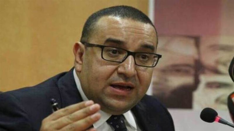 الكاتب الصحفي وائل