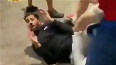 علقة موت لجمهور إيطاليا من الإنجليز بعد التتويج باليورو (فيديو)