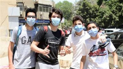 فرحة طلاب الثانوية العامة لسهولة امتحان 