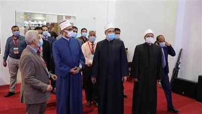وكيل الأزهر وأمين البحوث الإسلامية ورئيس قطاع المعاهد يتفقدون جناح الأزهر بمعرض الكتاب