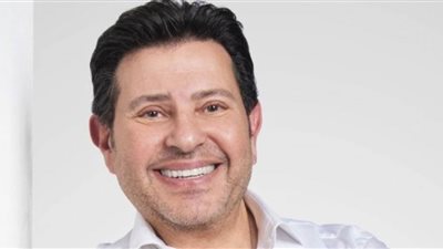 هاني شاكر يكشف عن الموعد الجديد لحفله بعد تعافيه