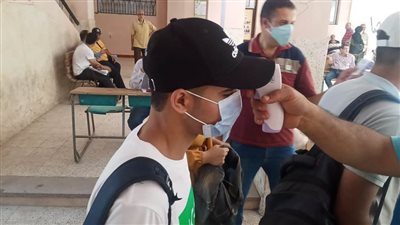 بدء امتحان اللغة الأجنبية الثانية لطلاب الشعبة العلمية بالبحيرة