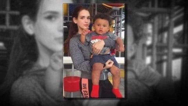 الطفل ووالدته