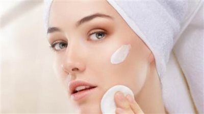 لإطلالة أنيقة .. نصائح للعناية بالبشرة قبل العيد