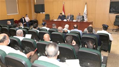 محافظ بني سويف يراجع استعدادات القطاعات لاستقبال عيد الأضحى 