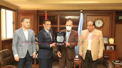 محافظ كفر الشيخ يكرم متدربي البرنامج الرئاسي لتأهيل التنفيذيين 