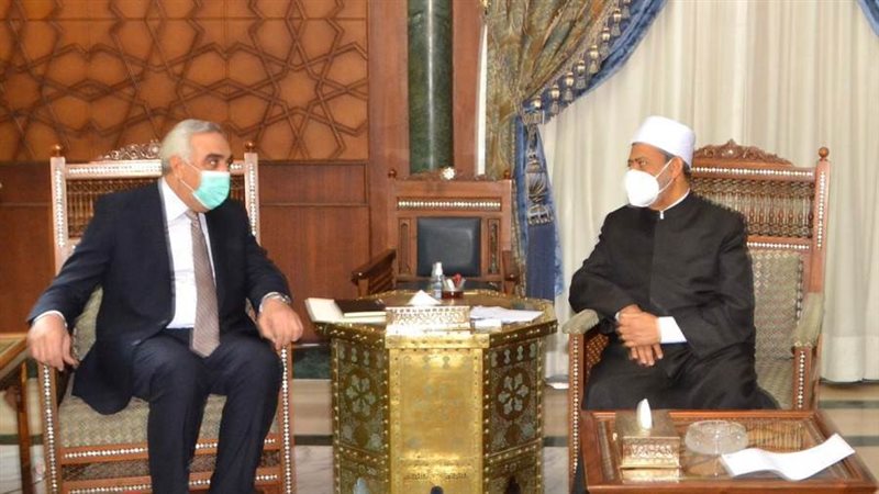 السفير العراقي مع