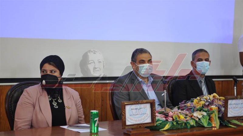 خلال الملتقي