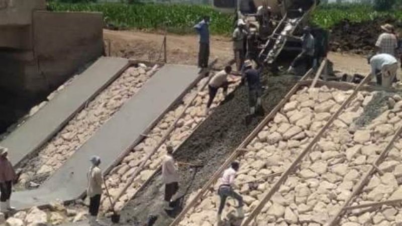 أعمال تبطين ترعة