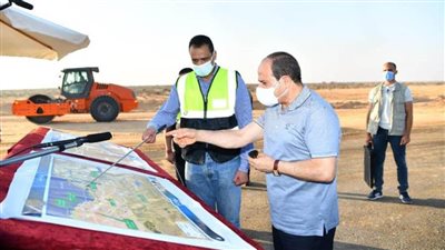 الرئيس السيسي يتفقد شبكة طرق 