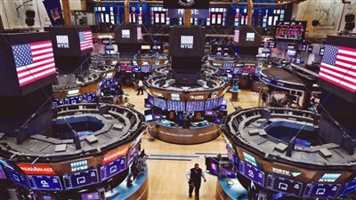 سوق الأسهم الأمريكية يغلق على انخفاض