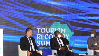 السياحة والآثار تشارك في قمة تعافي السياحة بكينيا