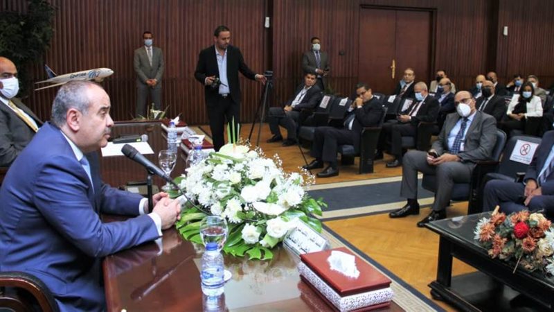 وزير الطيران مع رؤساء