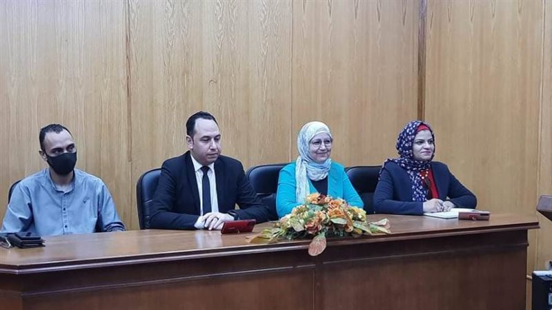 منصة المؤتمر الصحفي