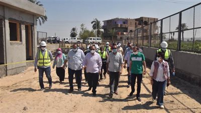 محافظ أسيوط يتفقد أعمال إنشاء مشروع صرف صحي المسعودي