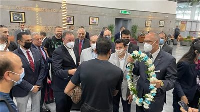 بالصور.. استقبال وزيري الرياضة والطيران بعثة النادي الاهلي بمطار القاهرة