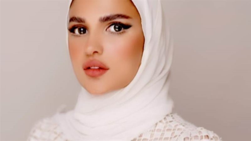 مصممة الأزياء هبة