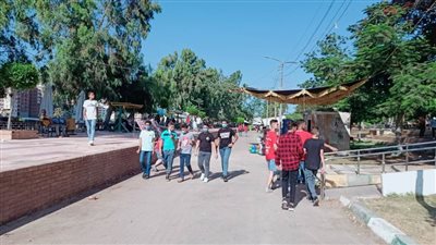 توافد المواطنين على الحدائق بمحافظة الدقهلية احتفالًا بعيد الأضحى.. صور