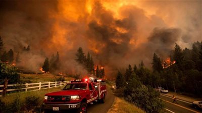 عمليات إجلاء السكان من الغرب الأمريكي مستمرة جراء الحرائق