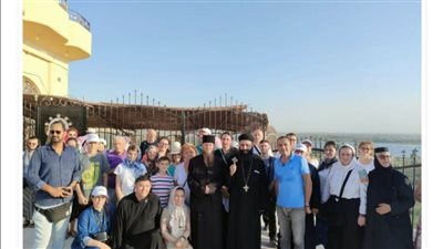 وفد روماني يزور الكنيسة الأثرية بجبل الطير بسمالوط شمال المنيا