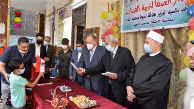 محافظ أسيوط يزور دار الصفا لرعاية الايتام ويشارك الأطفال فرحتهم بعيد الأضحى
