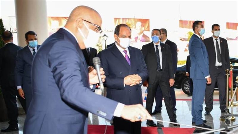 الرئيس يستمع إلى