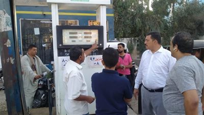 حملات مستمرة على مواقف السيارات ومحطات الوقود لمتابعة تطبيق الاسعار الجديدة للوقود بأسيوط