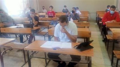 حالات إغماء بين طلاب الثانوية العامة داخل لجان الفيزياء بالمنوفية