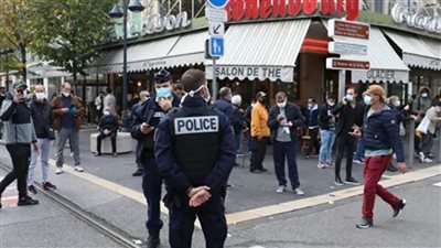 اشتباكات بين الشرطة ومحتجين مناهضين للتطعيم في باريس