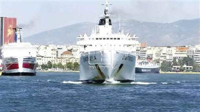 بعد انتهاء موسم الحج ..استئناف الحركة الملاحية بين ميناءي سفاجا والغردقة وضبا السعودي 