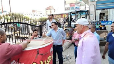 حملات مكبرة لرفع الإشغالات ورصف الطرق  ومتابعة المخابز بكفر الشيخ
