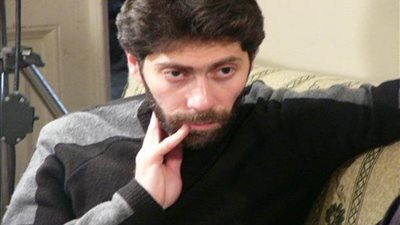 المخرج أحمد يسري ينتهي من معاينة أماكن تصوير حكاية 