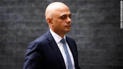 عاجل|  وزير الصحة البريطاني يغرد ويحذف تغريدته ويعتذر.. لماذا؟