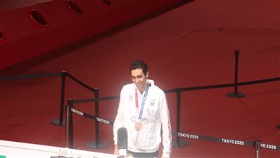 شاهد.. لحظة تتويج سيف عيسي بالميدالية البرونزية 