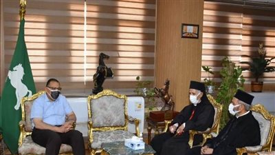 محافظ الشرقية يستقبل المطران الشرفي لإيبارشية الإسماعيلية لتقديم التهنئة بعيد الأضحى