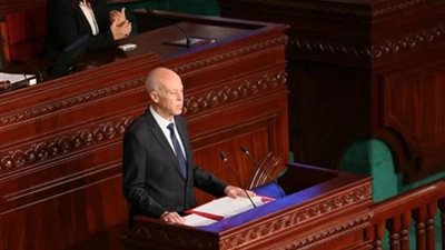 الرئيس التونسي يصدر قرارًا بحظر التجوال 