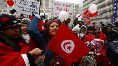 الجالية التونسية تتجمع في فرنسا لإعلان تأييدهم لقرارات رئيسهم