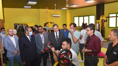 رئيس جامعة سوهاج يفتتح أول صالة رياضية للياقة البدنية بالمقر الجديد
