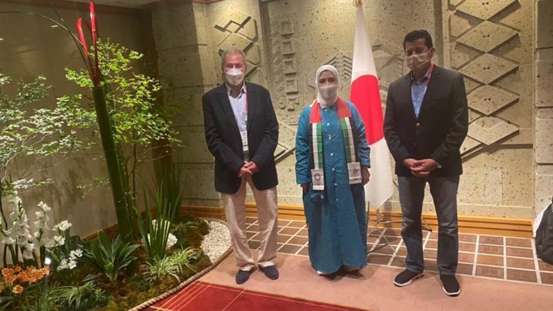 وزير الرياضة مع رئيسة