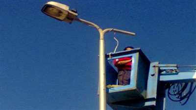 حملات مكبرة للنظافة بمراكز المنيا واستمرار تركيب وصيانة أعمدة الإنارة 