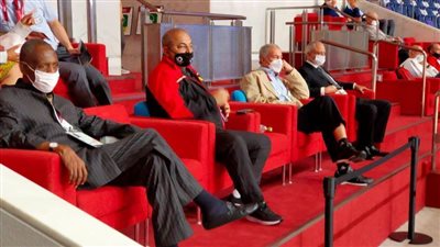 حطب ومصطفى وحياتو يتابعون مباراة منتخب اليد أمام السويد