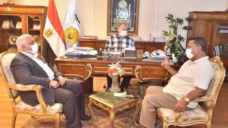 محافظ أسيوط يلتقى
