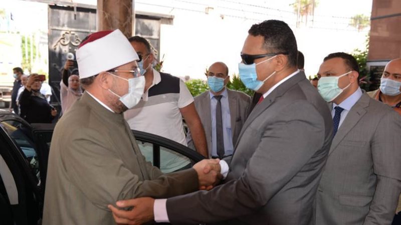 محافظ الدقهلية ووزير