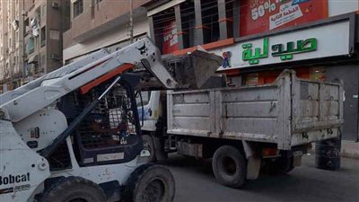 حملة نظافة بشوارع وميادين حي شرق سوهاج
