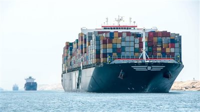 الفريق أسامة ربيع يعلن حصيلة مرور السفن في قناة السويس